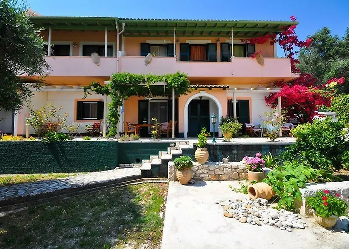 Byronas Apartments